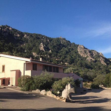 Agriturismo Monte Pino Telti Eksteriør billede