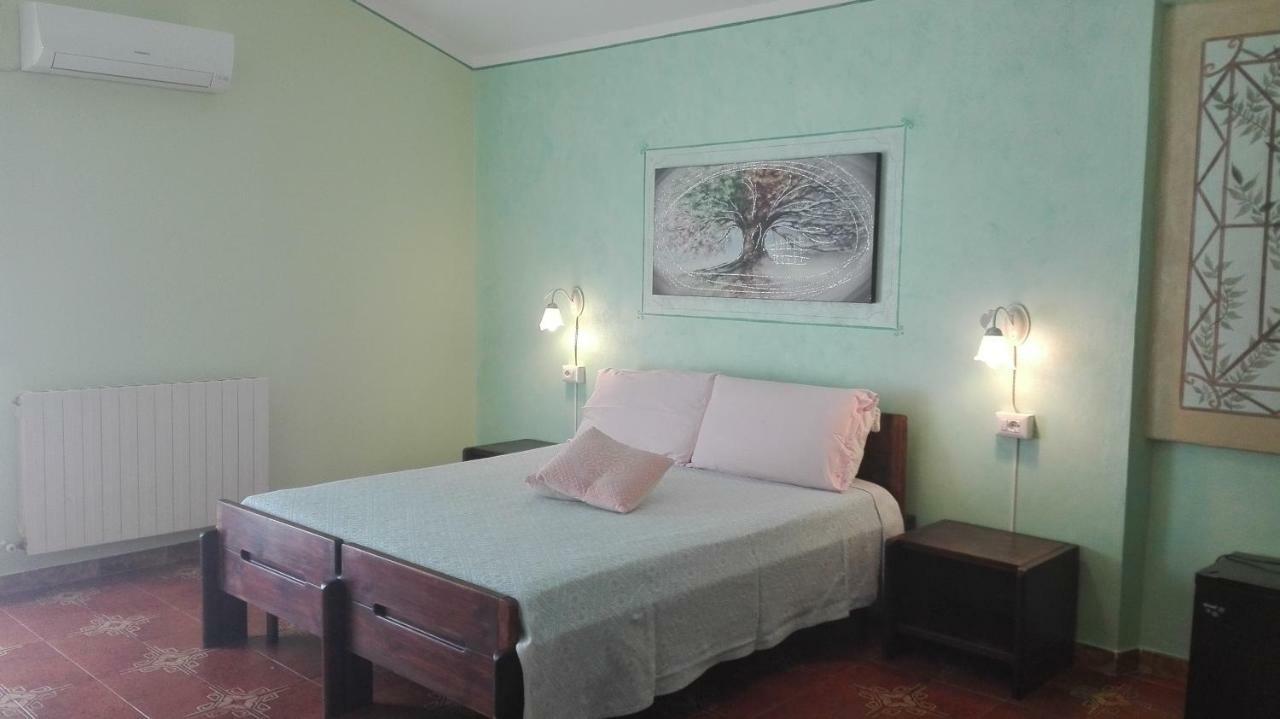Agriturismo Monte Pino Telti Eksteriør billede