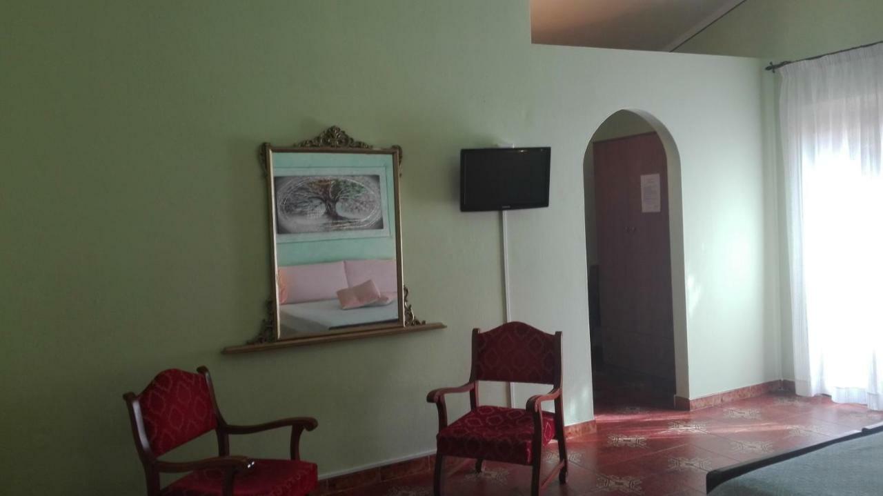 Agriturismo Monte Pino Telti Eksteriør billede
